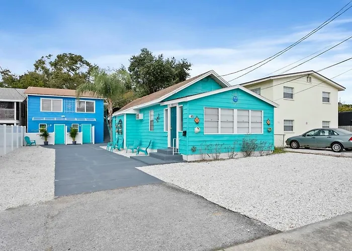 Sunset Cottage On Main Street - Cozy Oasis With Fire Pit