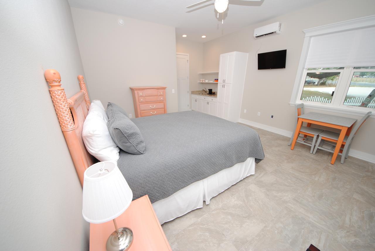 Sunny Side Cottages Bed & Breakfast 3*