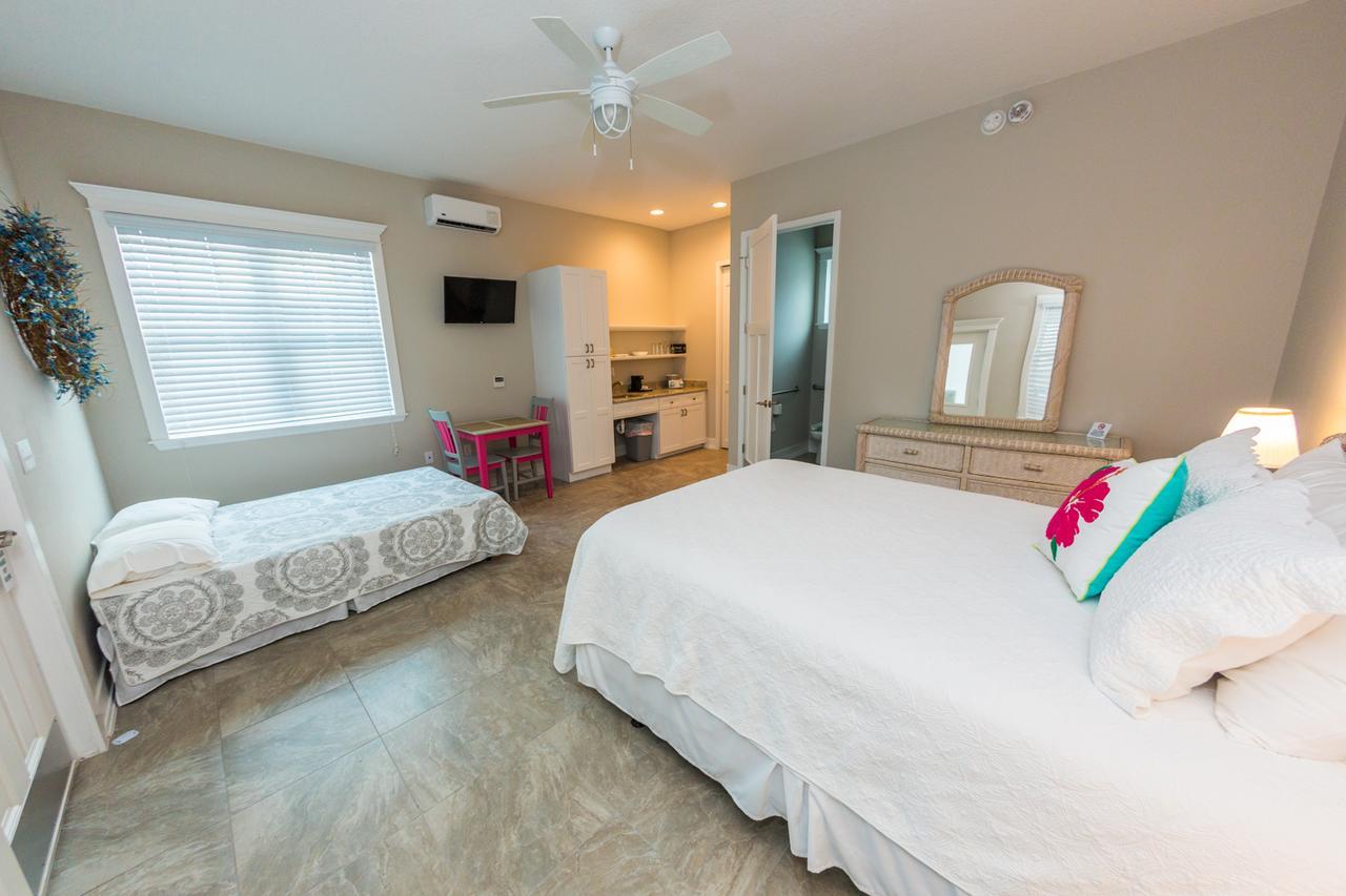 Sunny Side Cottages Bed & Breakfast 3*