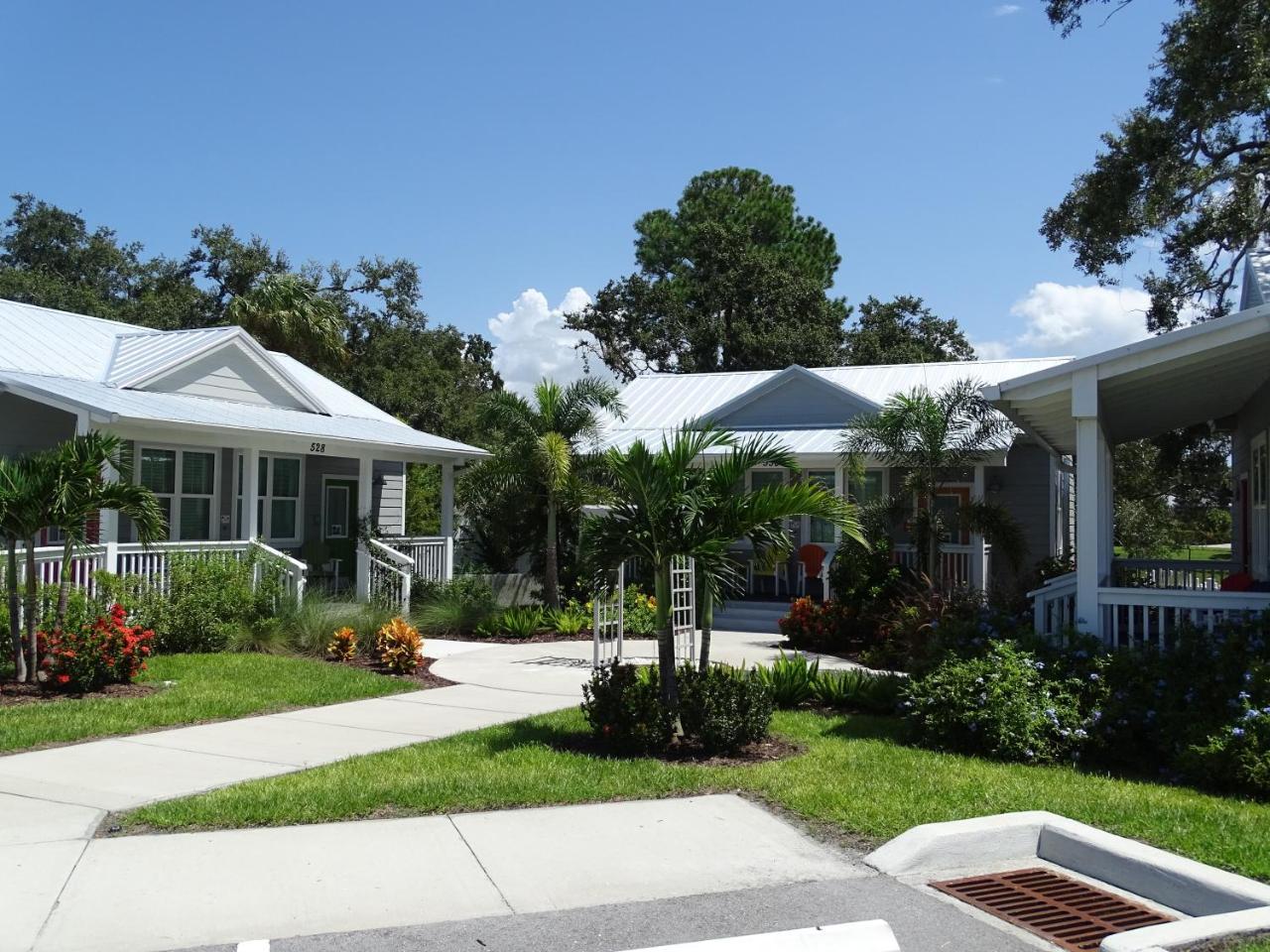 Sunny Side Cottages Bed & Breakfast
