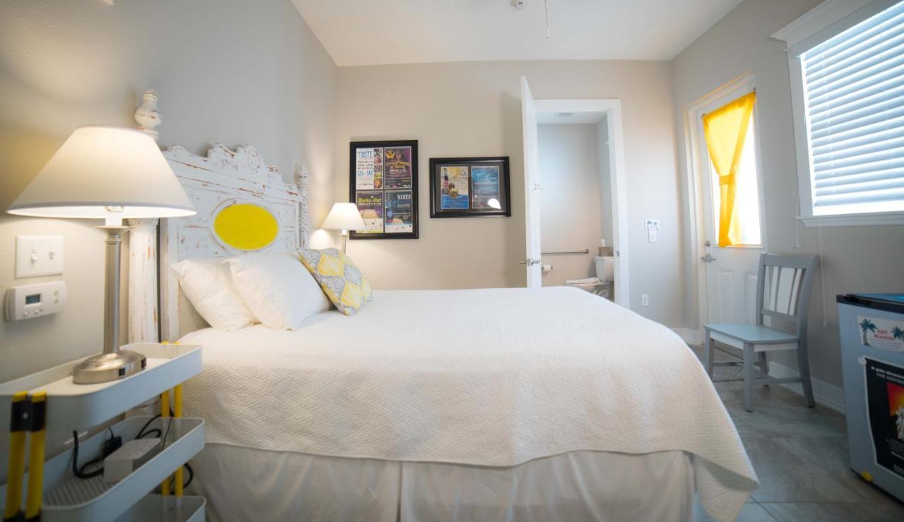 Sunny Side Cottages Bed & Breakfast 3*