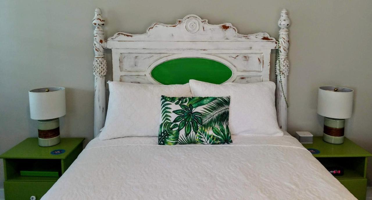 Sunny Side Cottages Bed & Breakfast 3*
